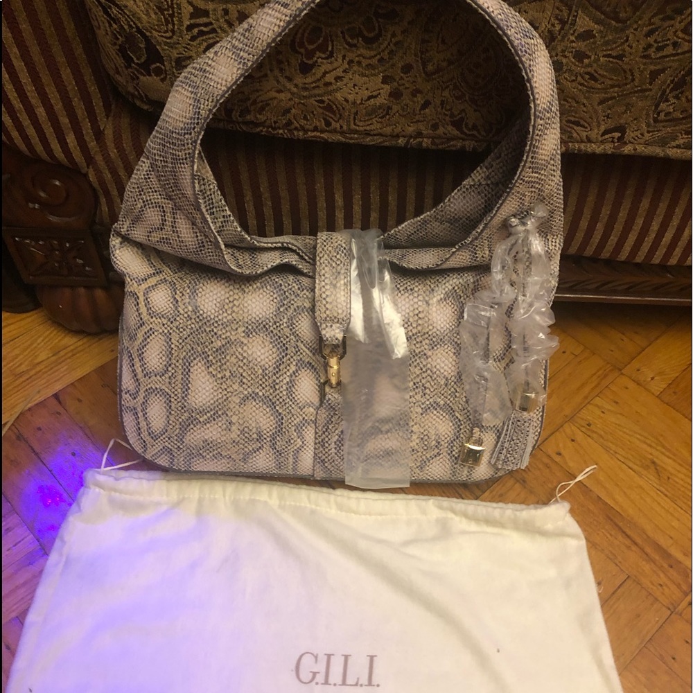 G.I.L.I. Classic Leather Hobo- Verona Bag Purse